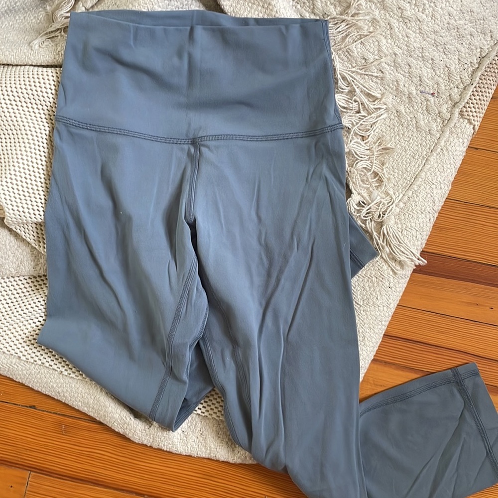 Lululemon Align High Rise Crop 21” size 4 in color Steam Blue